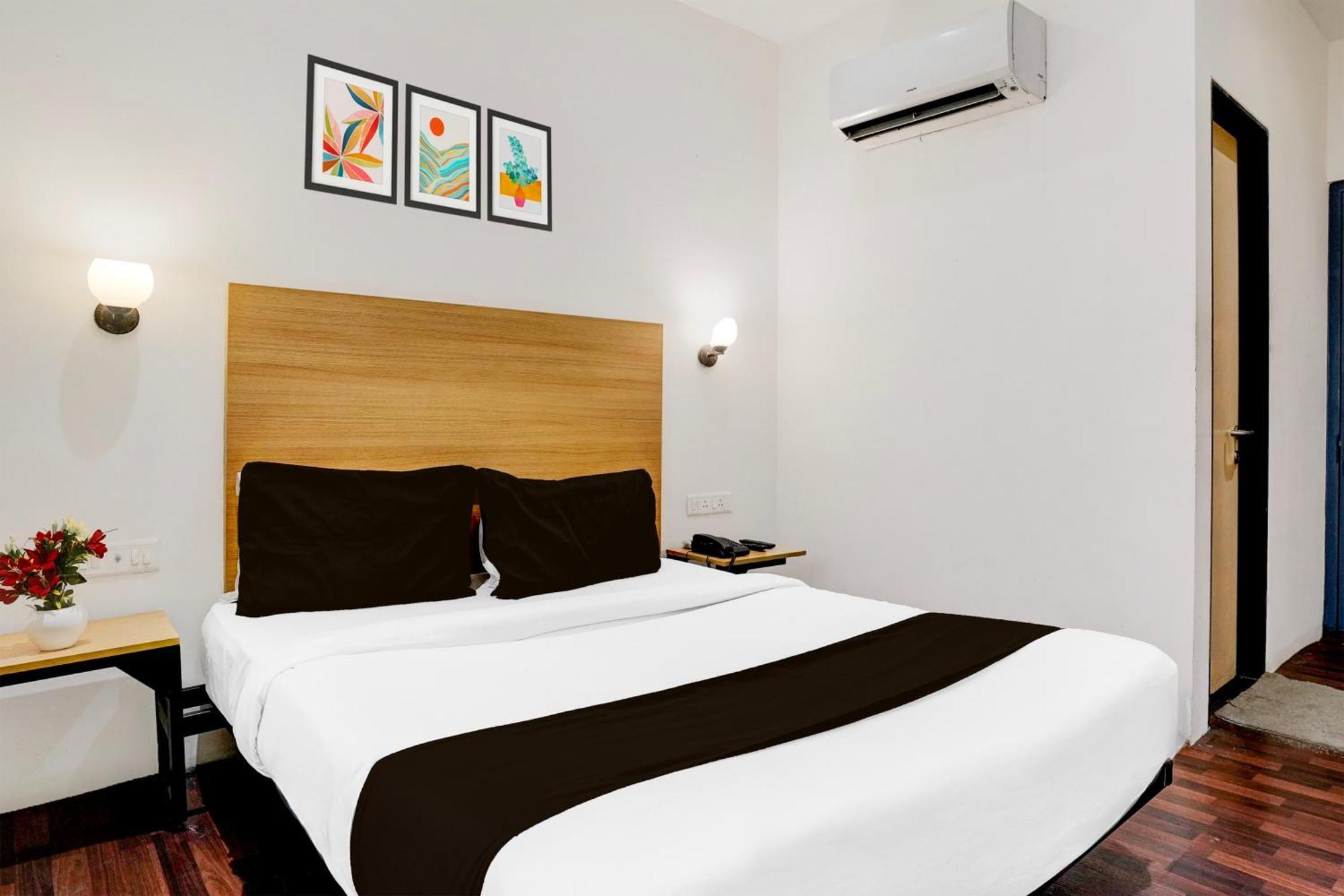 Super Townhouse Pbg Mall Vashi Turambhe Exterior photo